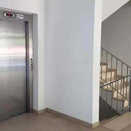 Verdi With Free Parking In The Garage Apartament Split