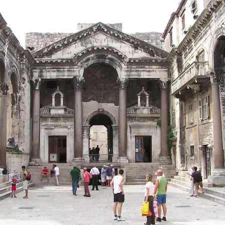 公寓 Verdi With Free Private Parking Space *