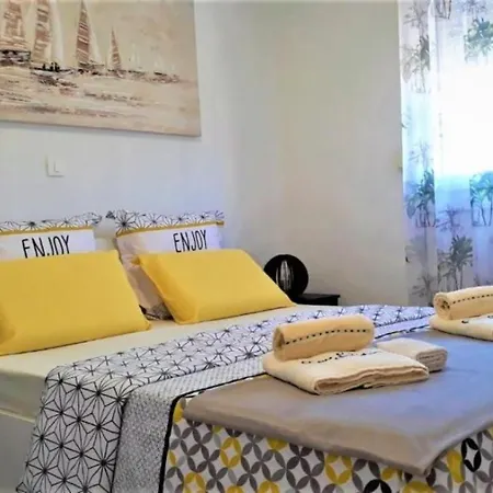 Verdi With Free Private Parking Space ספליט