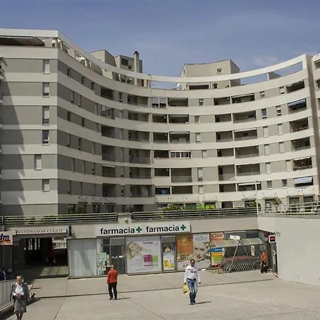 Verdi With Free Private Parking Space * Split