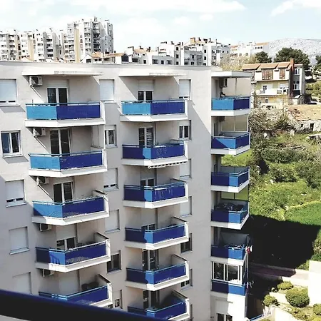 Verdi With Free Private Parking Space *