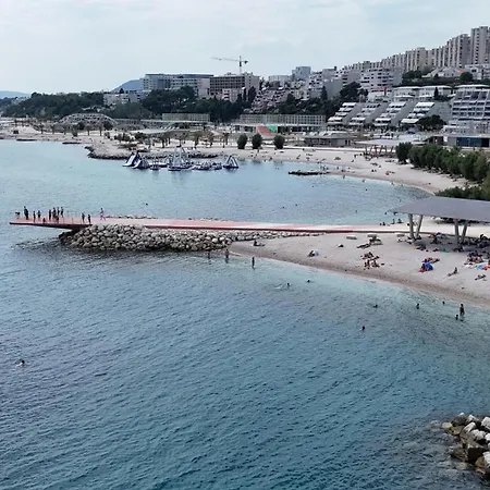 Verdi With Free Private Parking Space ספליט