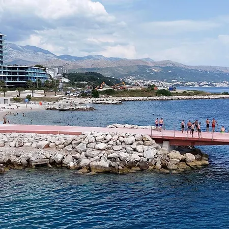 Verdi With Free Private Parking Space Apartment