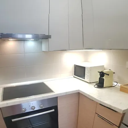 Verdi With Free Private Parking Space Apartament