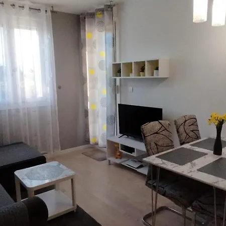 Verdi With Free Private Parking Space * Split