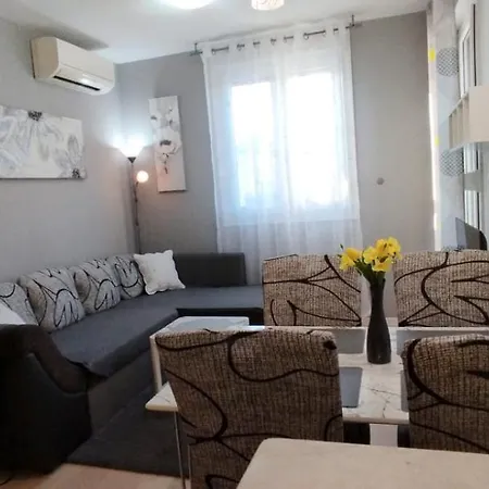 Appartement Verdi With Free Private Parking Space Split