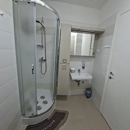 Verdi With Free Private Parking Space Apartament