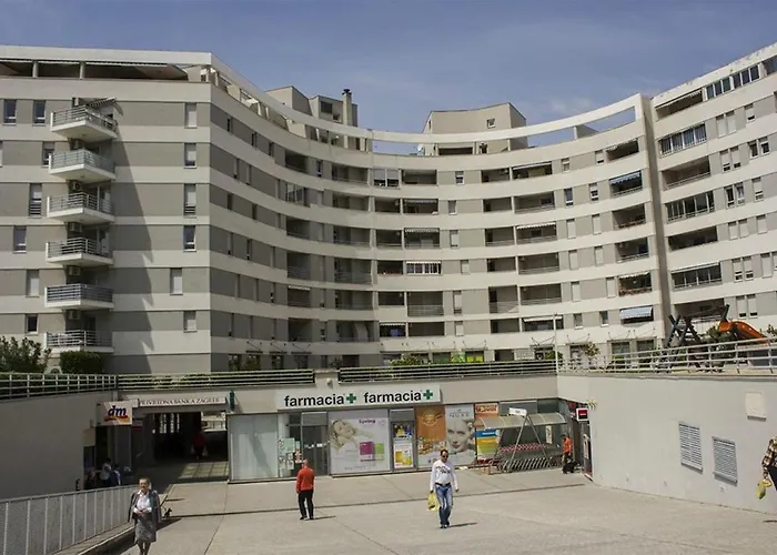 Verdi With Free Private Garage * Split